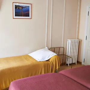 rezervați aici